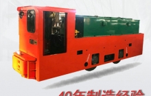 山西礦用蓄電池架線復(fù)式電源電機(jī)車的開發(fā)（一）