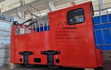 新疆5噸架線式湘潭電機車發(fā)往金屬礦