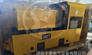 多少噸礦用湘潭電機車是指自重嗎？